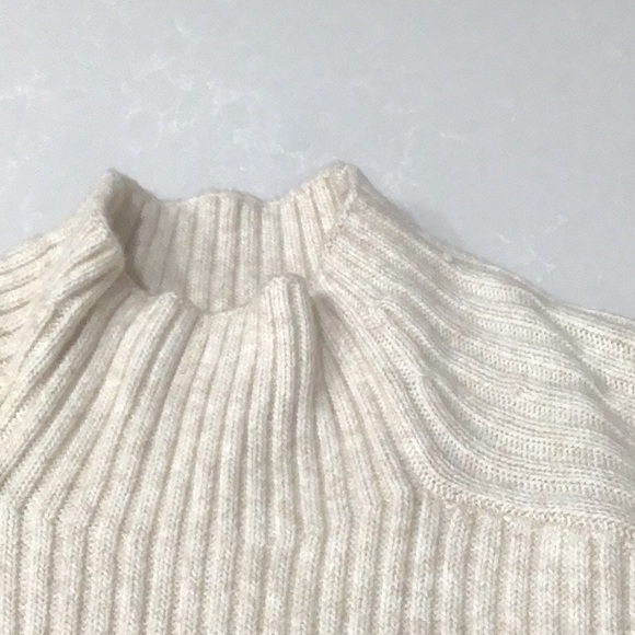 COPY - CLEARANCE | H & M cropped Mock turtleneck sweater; LIKE NEW - Picture 2 of 8